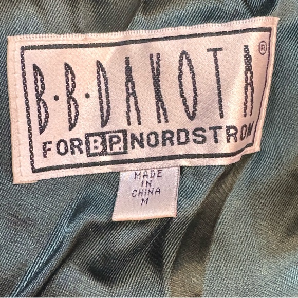 Sold! - Picture 4 of 6